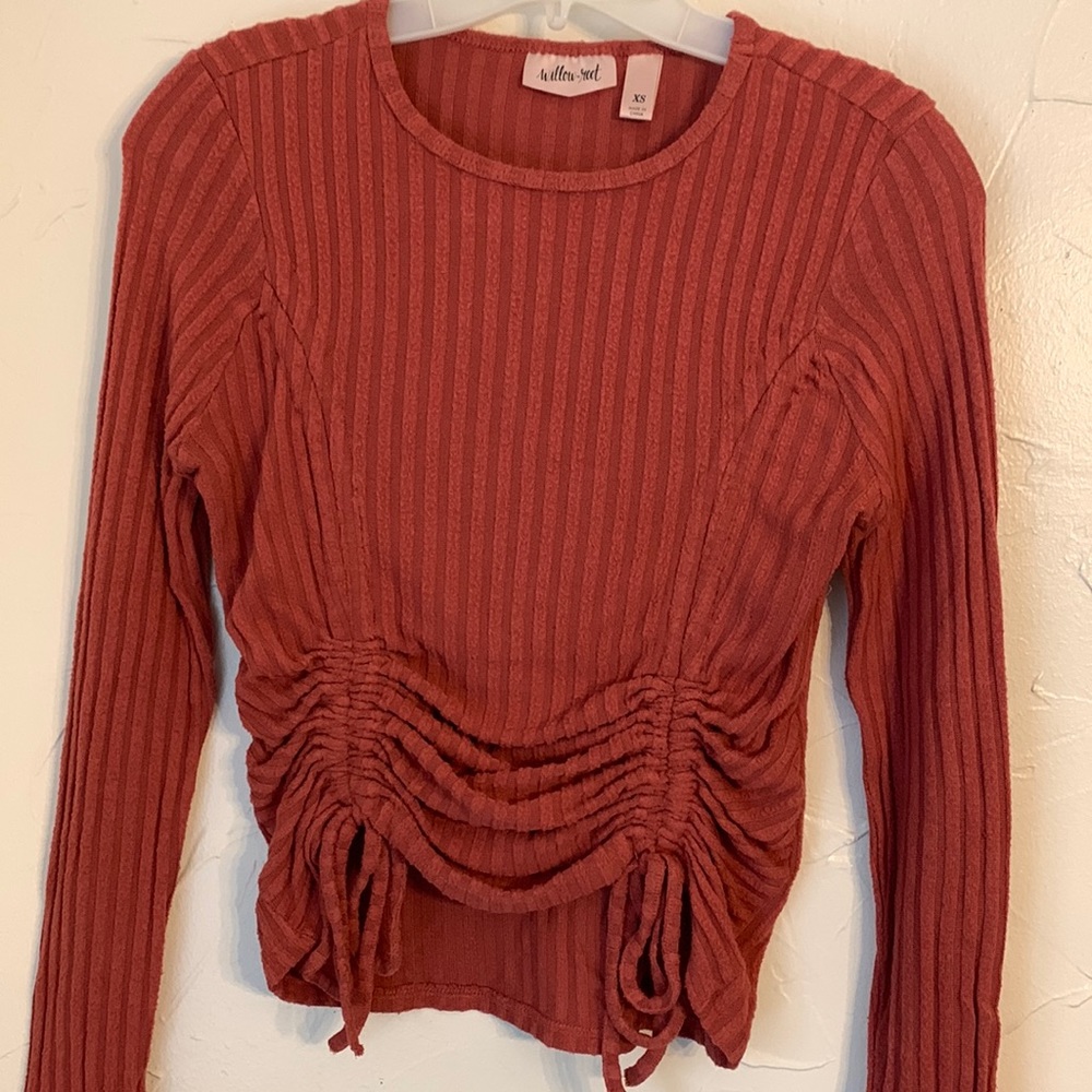 Buckle Ribbed crop sweater